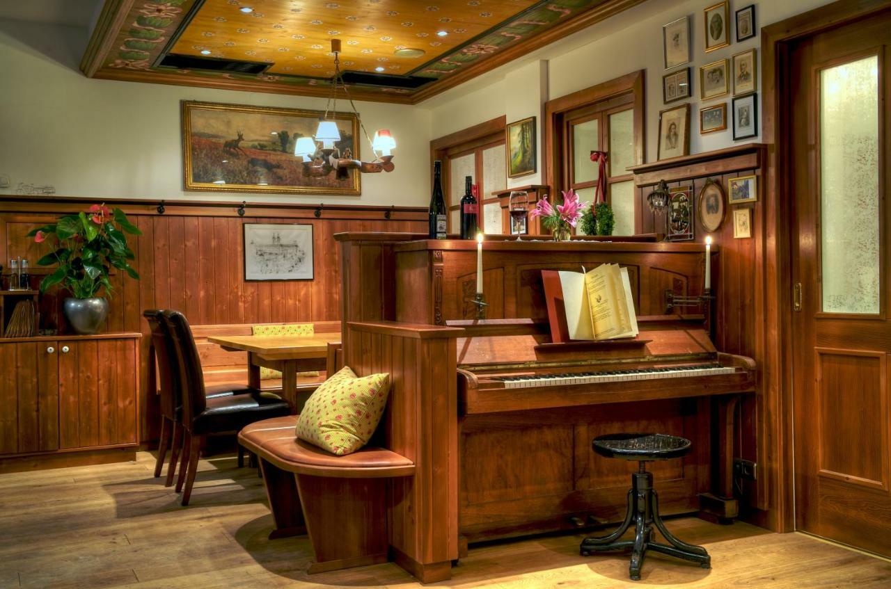 Hotel Gasthof Koenig Kremsmunster Bagian luar foto