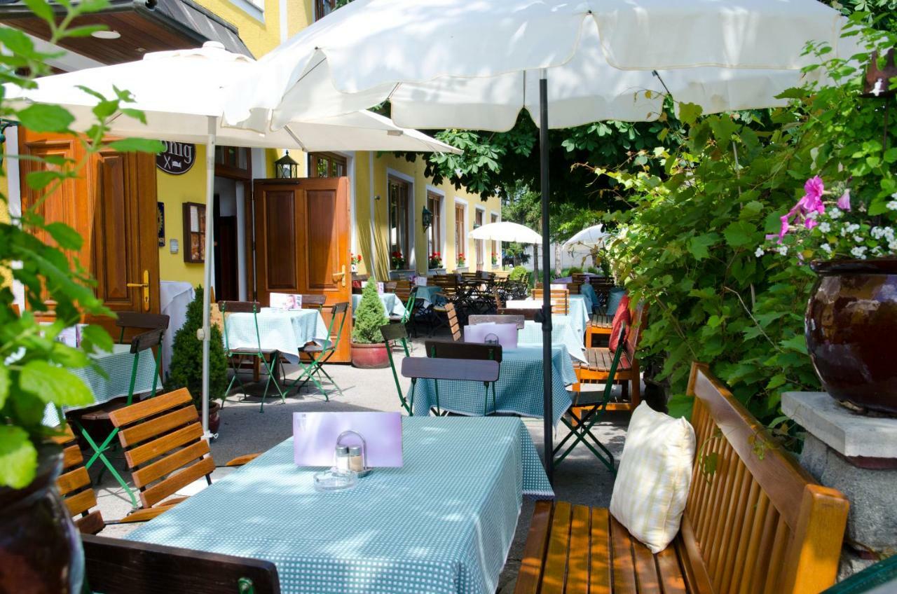 Hotel Gasthof Koenig Kremsmunster Bagian luar foto